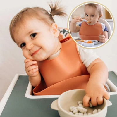 Bavoir bébé accessoire repas essentiel