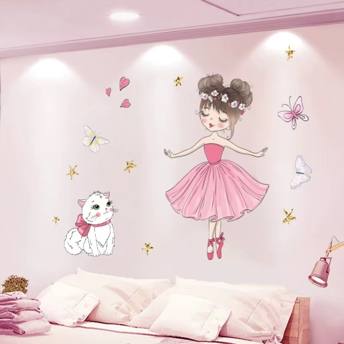 Stickers muraux Colorama appliqués sur mur de chambre enfant - Vue d'ambiance