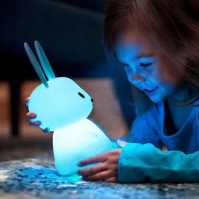 Veilleuse lapin LED multicolore créant ambiance apaisante